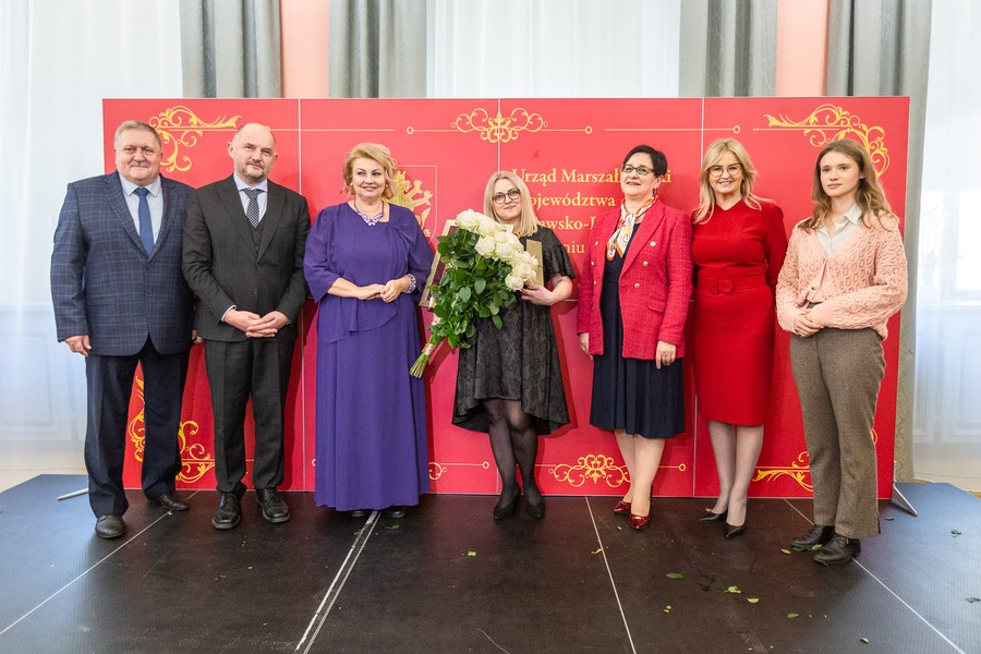 Gala wręczenia nagród z okazji Dnia Edukacji Narodowej, fot. Szymon Zdziebło/tarantoga.pl dla UMWKP