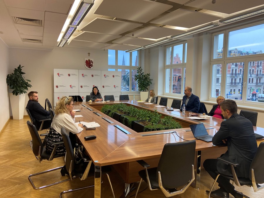 Uczestnicy IX posiedzenie I kadencji Rady Konsultacyjnej ds. Ochrony Konsumentów przy Marszałku Województwa Kujawsko-Pomorskiego, fot. Monika Kowalczyk