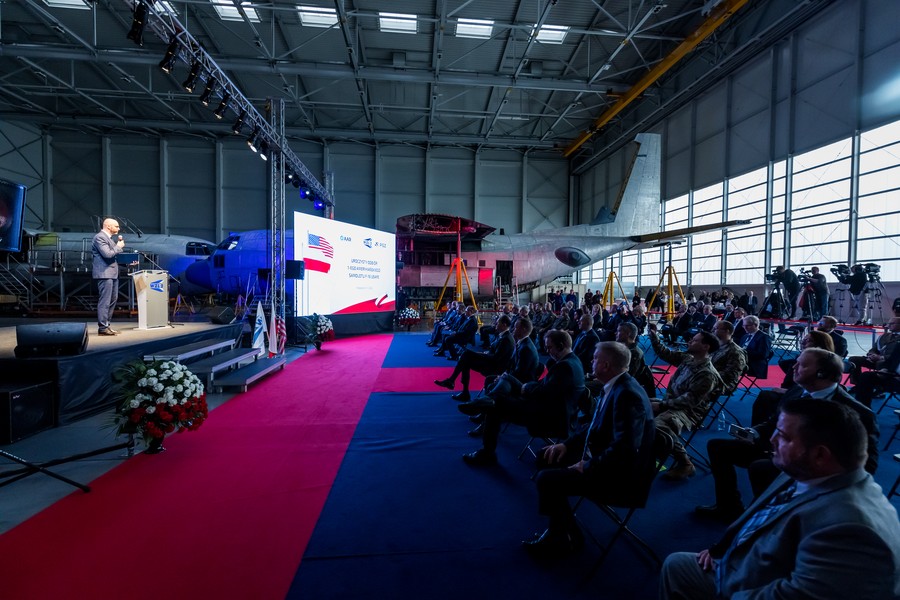 Odbiór myśliwca F-16, fot. Tomasz Czachorowski dla UMWKP