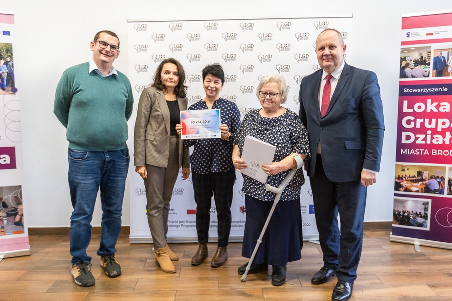 Wręczenie umów w siedzibie LGD Miasta Brodnicy, fot. Szymon Zdziebło/tarantoga.pl dla UMWKP
