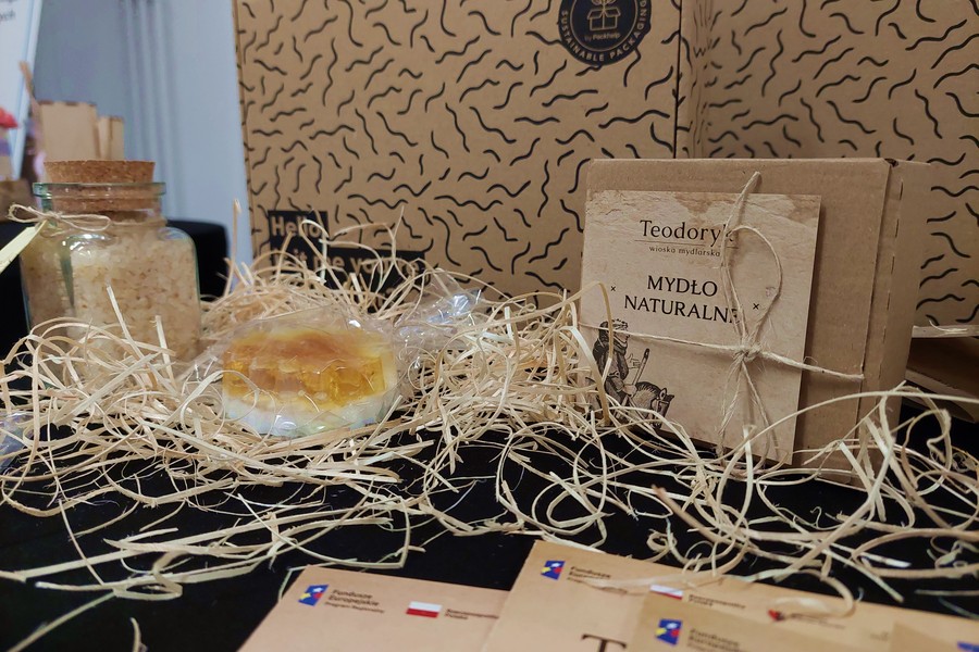 Wystawa produktów podmiotów ekonomii społecznej w Urzędzie Marszałkowskim, fot. UMWKP