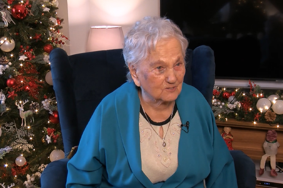 Życzenia świąteczne Cecylii Podralskiej - topklatka z filmu