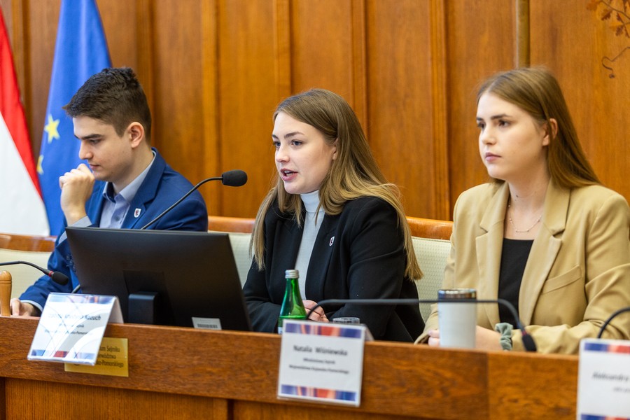 Sesja Młodzieżowego Sejmiku Województwa Kujawsko-Pomorskiego, fot. Szymon Zdziebło/tarantoga.pl dla UMWKP