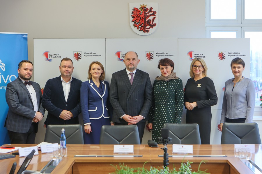 Rozkład jazdy pociągów 2022/2023, konferencja prasowa marszałka Piotra Całbeckiego, fot. Mikołaj Kuras dla UMWKP