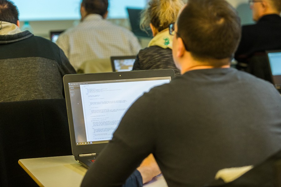 Szkolenia komputerowe, fot. Szymon Zdziebło/tarantoga.pl dla UMWKP