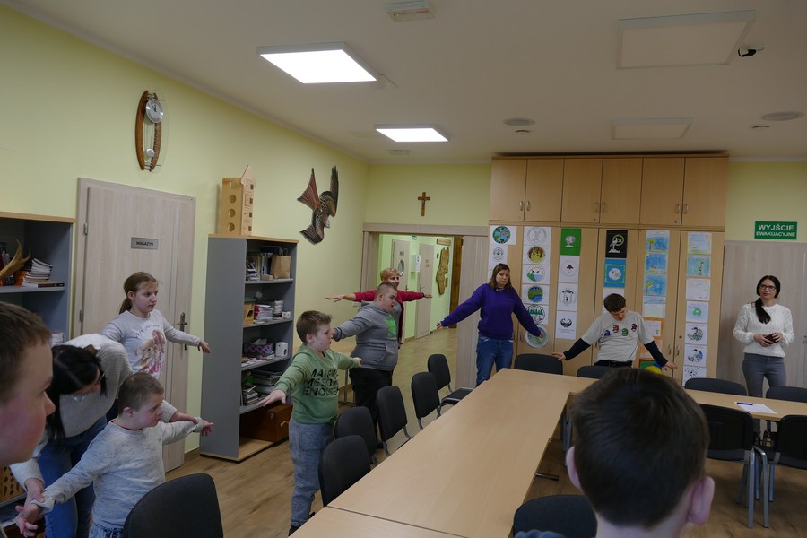 Młodzież naśladuje ptaki fot. Archiwum KPK