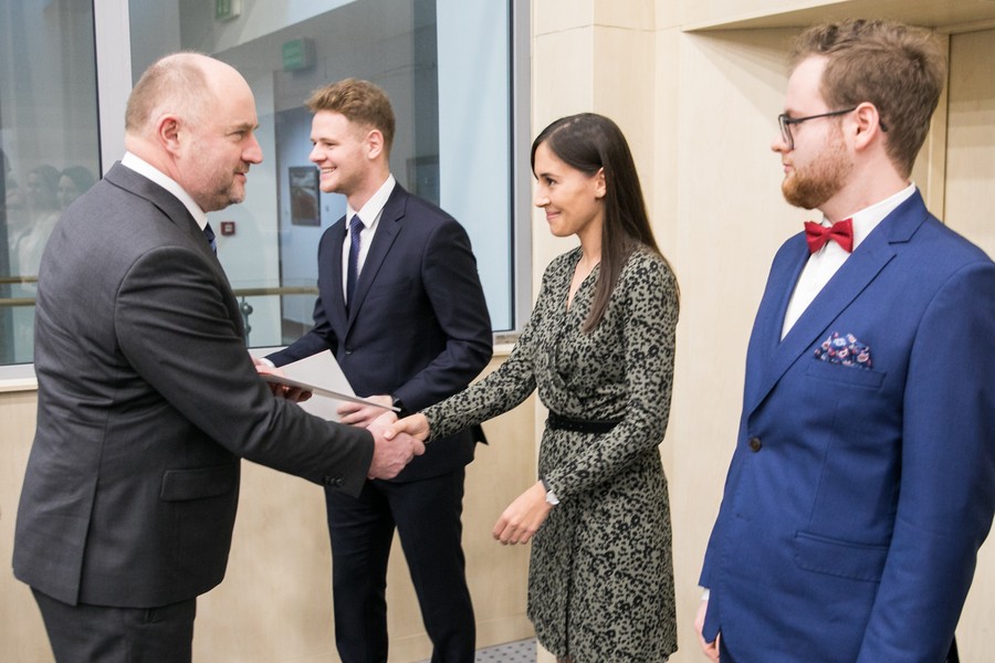 Ślubowanie urzędników, fot. Andrzej Goiński/UMWKP