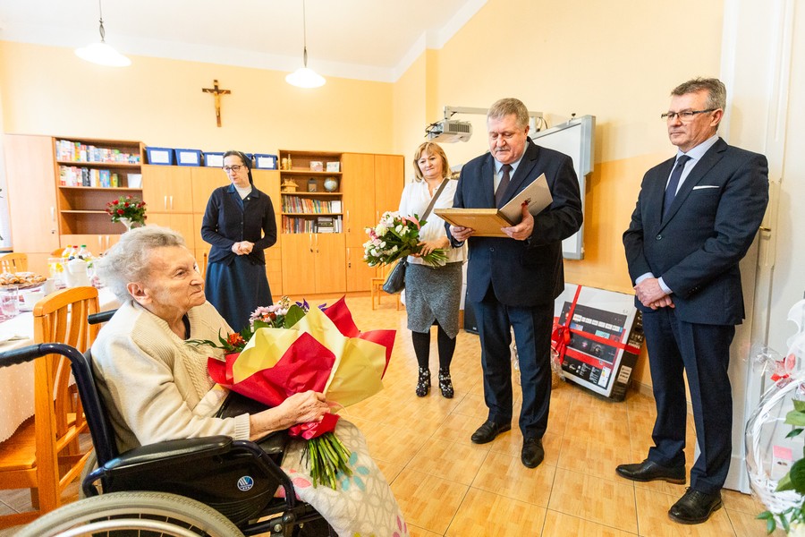 Setne urodziny Zofii Kujaczyńskiej, fot. Szymon Zdziebło/tarantoga.pl dla UMWKP