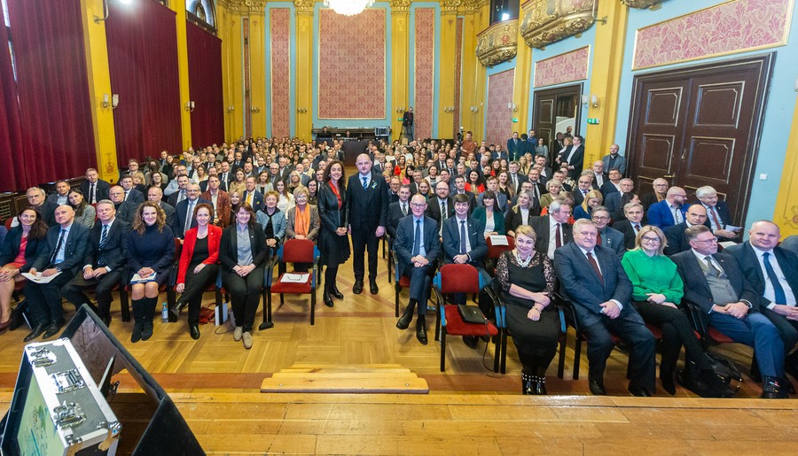 Konferencja otwierająca realizację FEdKP 2021-2027, fot. Szymon Zdziebło/tarantoga.pl dla UMWKP