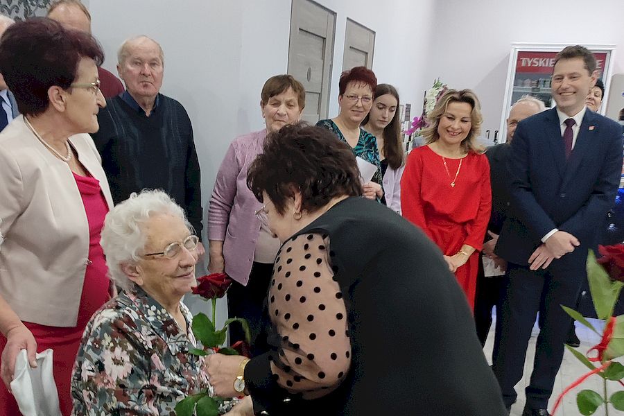 Setne urodziny pani Marii Majchrzak, fot. UMWKP