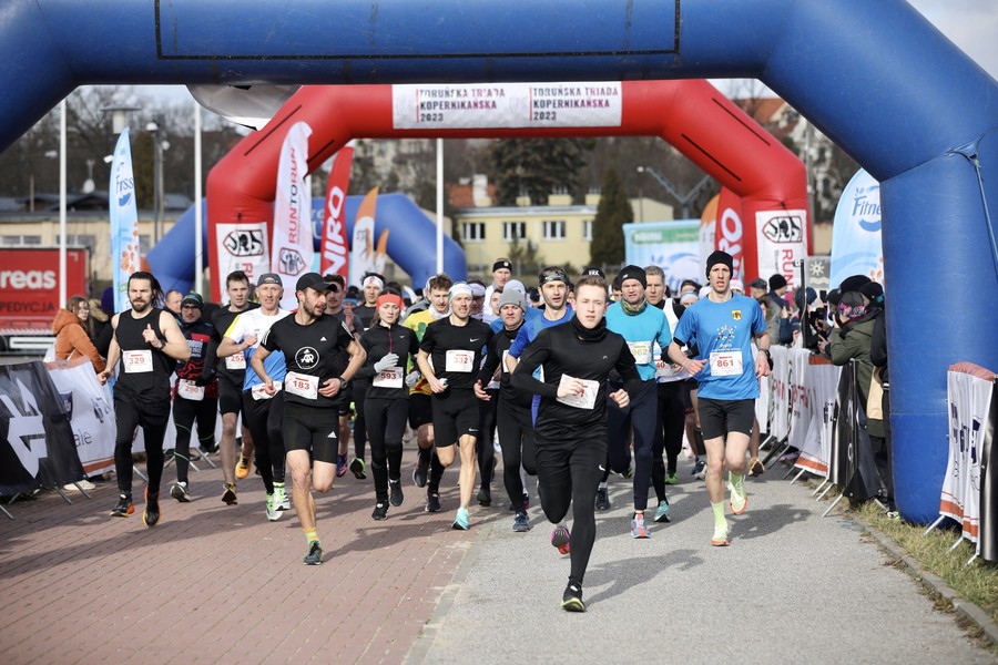 Piątka z Kopernikiem, fot. Andrzej Goiński dla UMWKP