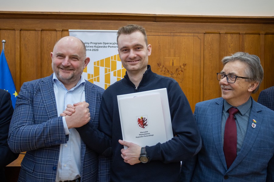 Ceremonia wręczenia umów RPO i PROW, Urząd Marszałkowski, 21 lutego 2023, fot. Mikołaj Kuras dla UMWKP