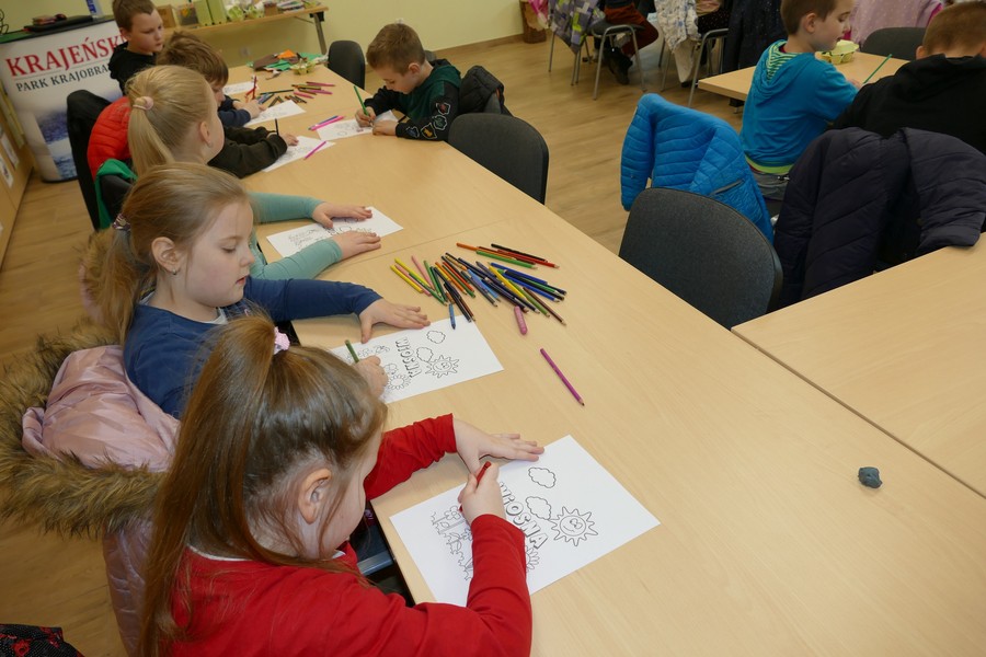 Uczniowie wykonali pracę plastyczną fot. A. Szliep