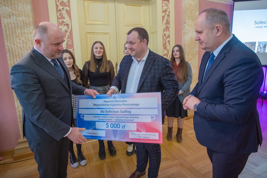 Wręczenie nagród w konkursie Fundusz sołecki – najlepsza inicjatywa, fot. Mikołaj Kuras dla UMWKP