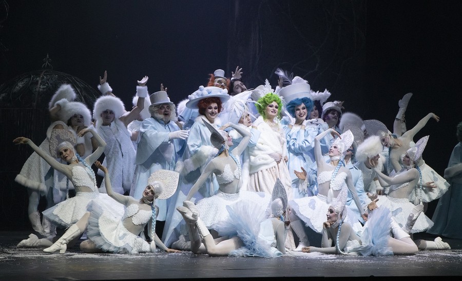 Wesoła wdówka, Opera Nova, fot. Andrzej Makowski