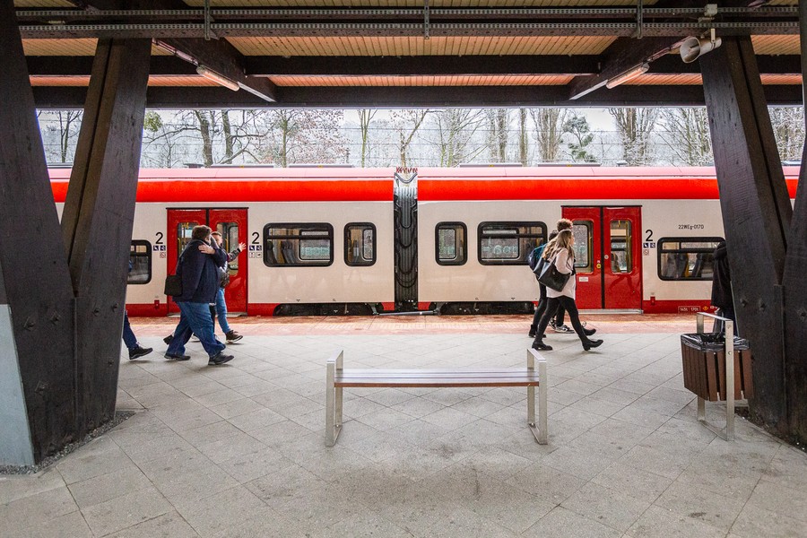 Nowe pociągi, które jeżdżą w regionie od listopada ubiegłego roku, fot. Szymon Zdziebło/tarantoga.pl dla UMWKP