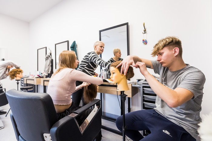 Nowa pracownia fryzjerska w „Maczku”, fot. Tomasz Czachorowski/eventphoto.com.pl dla UMWKP