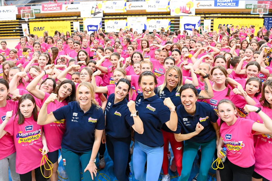 Mistrzynie w Szkołach w Świeciu, fot. Paweł Skraba dla UMWKP