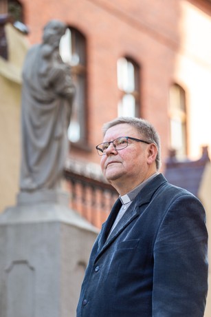 Ojciec Grzegorz Dobroczyński, fot. Szymon Zdziebło/tarantoga.pl dla UMWKP