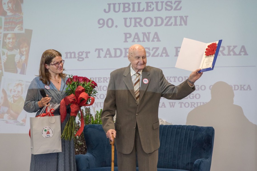 Jubileusz 90. urodzin Tadeusza Badurka - pierwszego dyrektora SOSW im. J. Korczaka w Toruniu. Fot. SOSW im. J. Korczaka