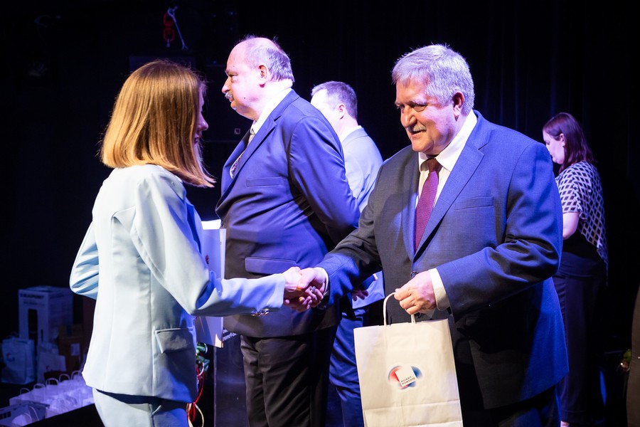 Gala rozdania nagród w konkursie „Oni tworzyli naszą historię”, fot. Szymon Zdziebło/www.tarantoga.pl dla UMWKP