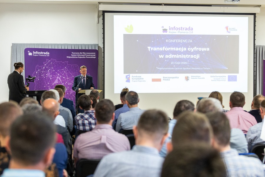 Konferencja ,,Transformacja cyfrowa w administracji”. Fot. Szymon Zdziebło/tarantoga.pl dla UMWKP