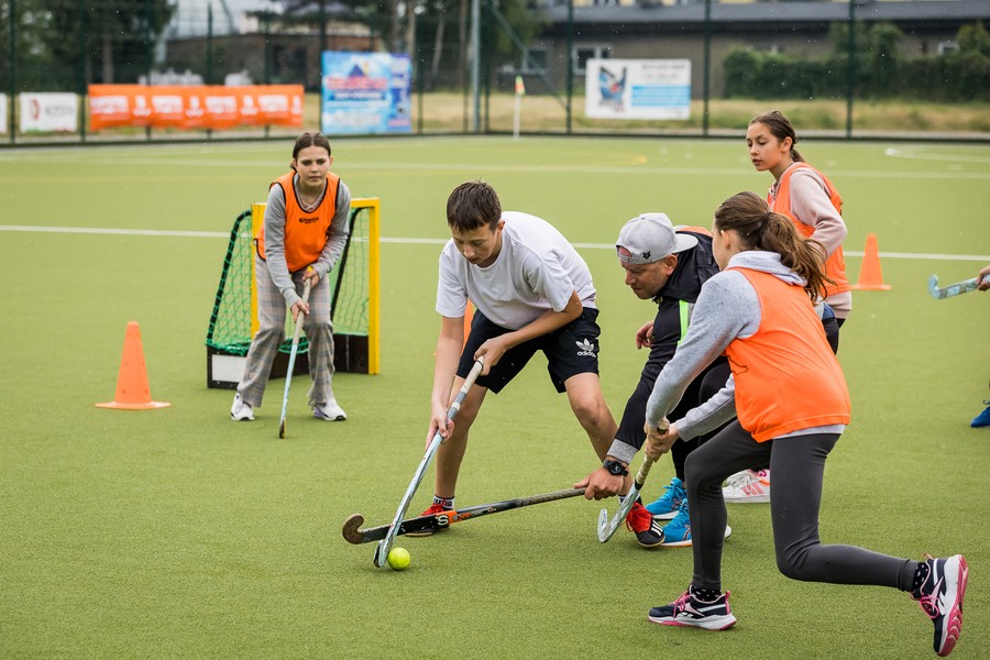 Boisko do hokeja na trawie w Rogowie, fot. Tomasz Czachorowski, eventphoto.com.pl dla UMWKP