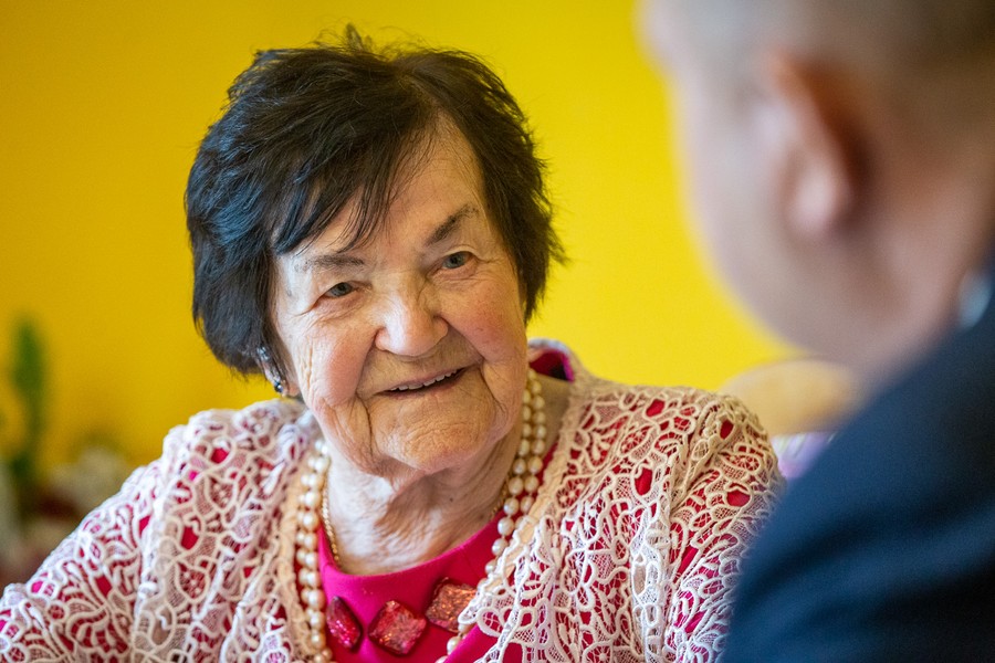 Wręczenie medalu Unitas Durat Halinie Pniewskiej, fot. Szymon Zdziebło tarantoga.pl dla UMWKP