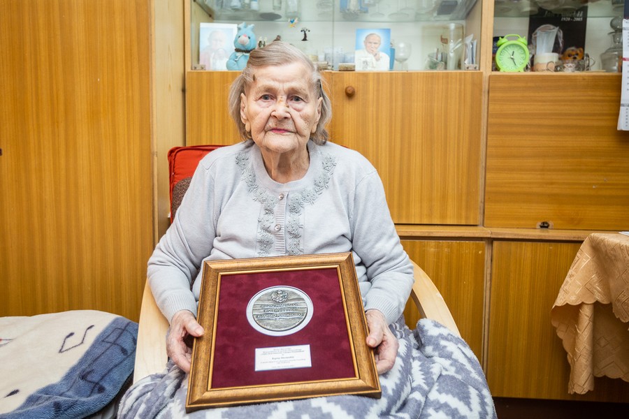 Medal Unitas Durat dla Pani Reginy Murawskiej, fot. fot. Szymon Zdziebło tarantoga.pl dla UMWKP