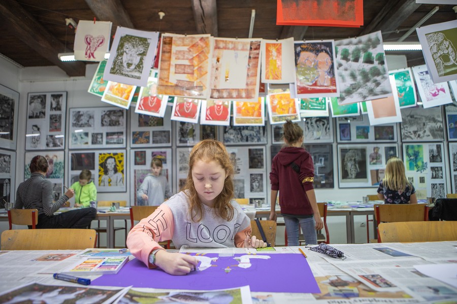 Warsztaty plastyczne w Galerii i Ośrodku Plastycznej Twórczości Dziecka w Toruniu, fot. Mikołaj Kuras dla UMWKP