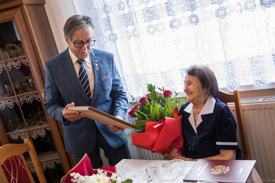 Wizyta u stuletniej Ireny Radeckiej, fot. Andrzej Goiński dla UMWKP