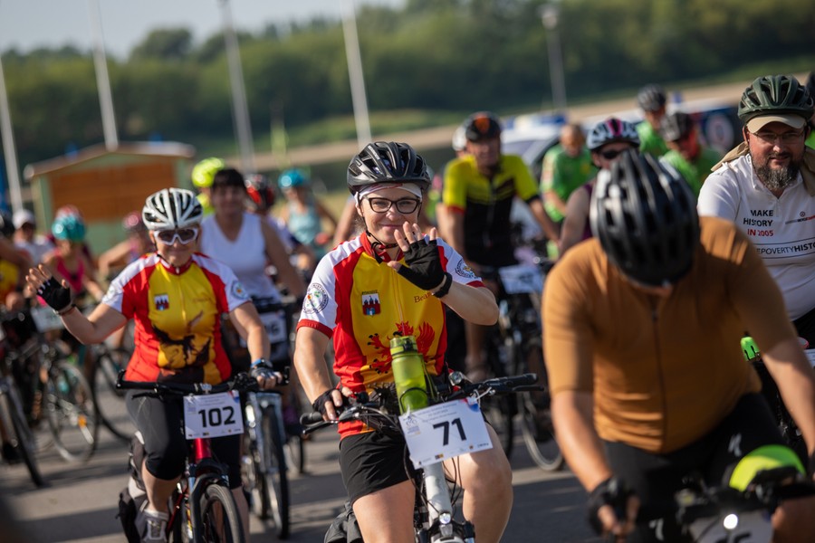 Start Rowerowej Sztafety Jakubowej, fot. Mikołaj Kuras dla UMWKP