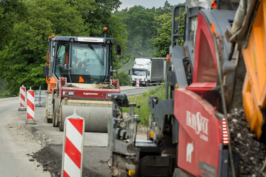 Modernizacja drogi wojewódzkiej 254, fot. Tomasz Czachorowski dla UMWKP