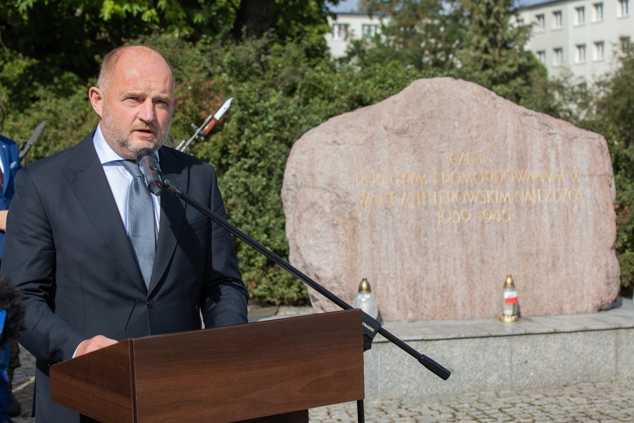 Uroczystość patriotyczna pod toruńskim pomnikiem Poległym i Pomordowanym 1939-1945, fot. Mikołaj Kuras dla UMWKP