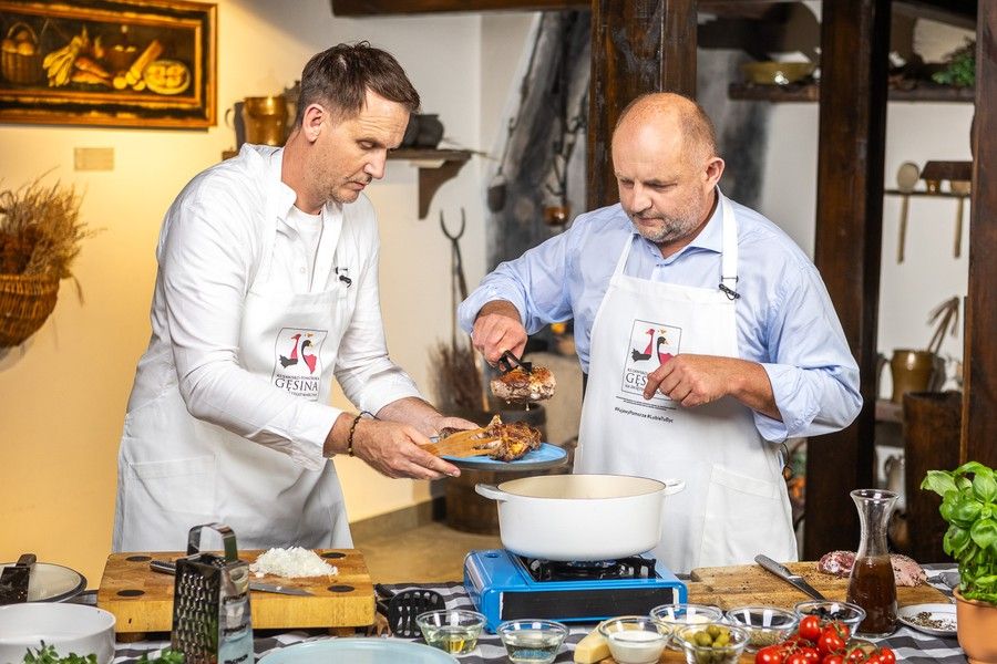 Gotowanie gęsiny z Pascalem Brodnickim, fot. Szymon Zdziebło/tarantoga.pl dla UMWKP