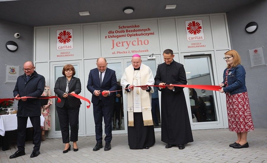 Otwarcie schroniska dla bezdomnych we Włocławku, fot. Mikołaj Kuras dla UMWKP