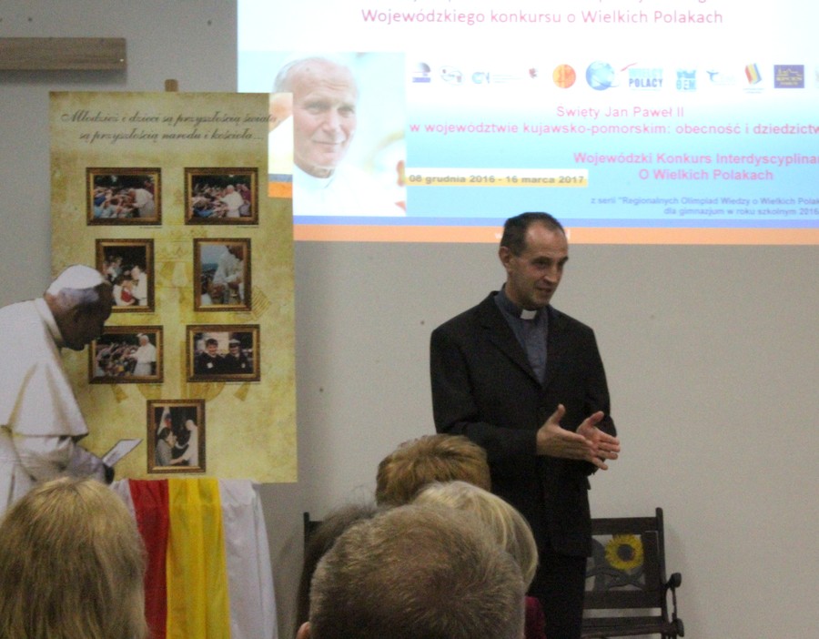 Ks.dr Paweł Nowogórski-główny organizator i pomysłodawca konkursu