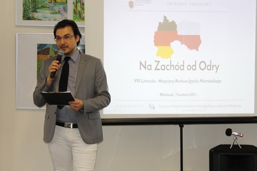 Prowadzący Patryk Krzemiński