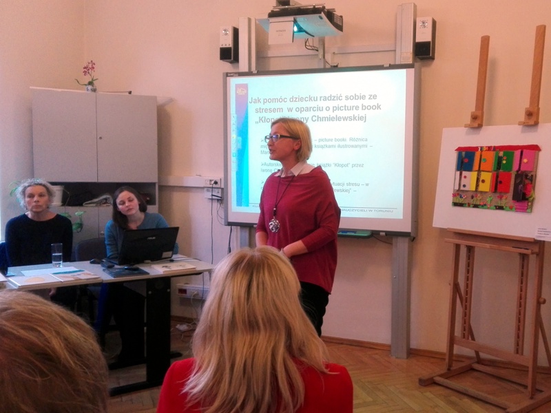 A. Przybyszewska, wicedyrektor wita uczestników