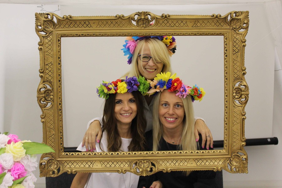 Nauczyciele bibliotekarze podczas akcji Narodowe Czytanie