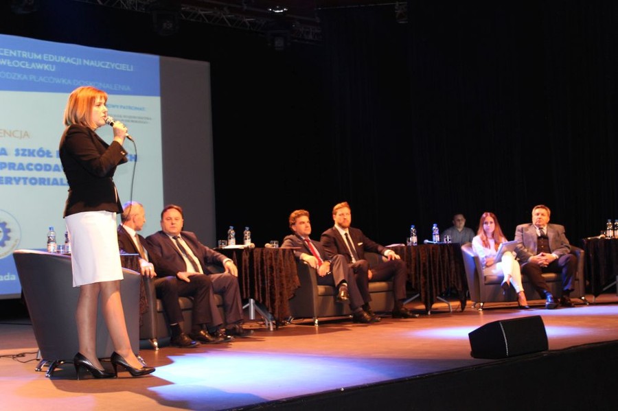 Uczestnicy panelu Model współpracy szkół i organów prowadzących z przedsiębiorcami