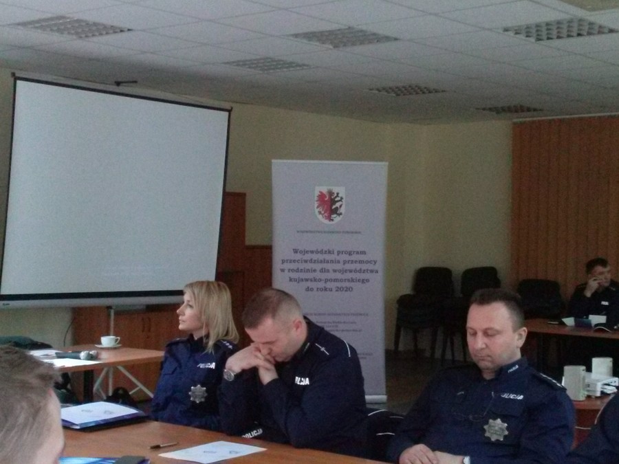 Uczestnicy szkolenia Rola funkcjonariuszy Policji w przeciwdziałaniu przemocy w rodzinie w środowisku lokalnym, Golub-Dobrzyń, 10.03.2016 r., fot. Biuro Wsparcia Rodziny i Przeciwdziałania Przemocy