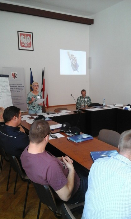 M. Jankowska-Polus i Marek Kolinski prowadzą zajęcia w czasie szkolenia Rola funkcjonariuszy Policji w przeciwdziałaniu przemocy w rodzinie w środowisku lokalnym, Wąbrzeźno, 5.06.2017 r., fot. Biuro Wsparcia Rodziny i Przeciwdziałania Przemocy