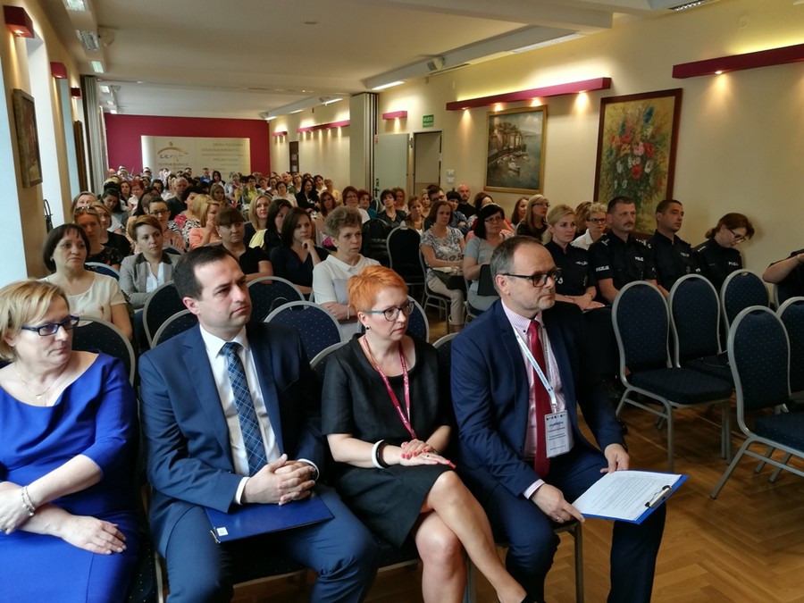 Uczestnicy konferencji Przeciwdziałanie przemocy – warsztaty dla profesjonalistów, Włocławek, 6 czerwca 2017, fot. komenda Miejska Policji we Włocławku