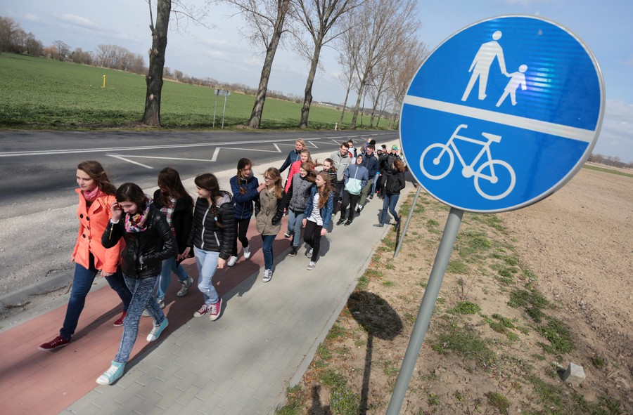 Ścieżka pieszo-rowerowa pomiędzy Długiem a Izbicą Kujawską w powiecie włocławskim, fot. Jacek Smarz