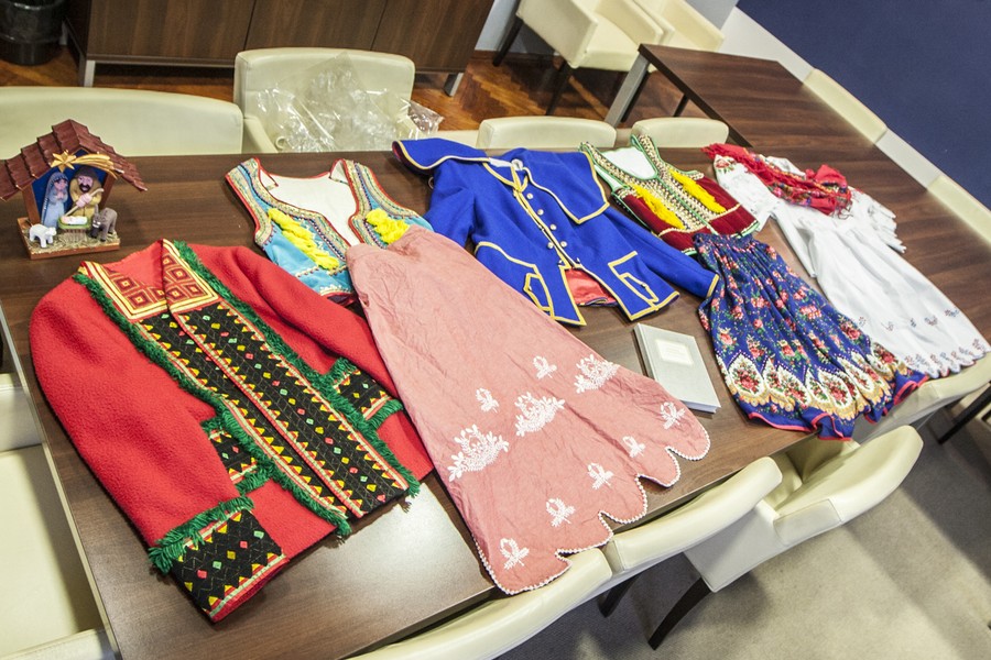 Stroje ludowe przekazały firma Webfolk z Chełmna oraz Zespół Pieśni i Tańca Ziemia Bydgoska, fot. Andrzej Goiński