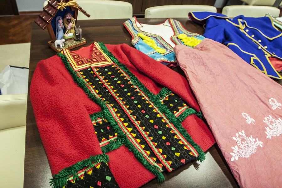 Stroje ludowe przekazały firma Webfolk z Chełmna oraz Zespół Pieśni i Tańca Ziemia Bydgoska, fot. Andrzej Goiński