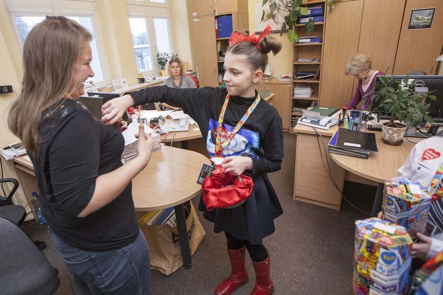 13.01.2017 r., Kwesta w Urzędzie Marszałkowskim przeprowadzona z orkiestrowego sztabu w Szkole Podstawowej nr 1 w Toruniu, fot. Andrzej Goiński