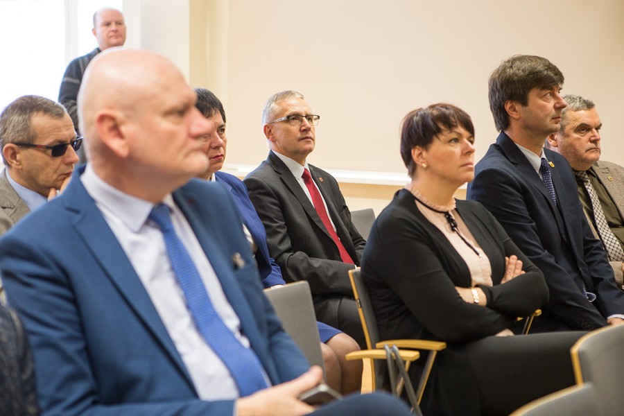 17.01.2017 r., Spotkanie informacyjne dotyczące możliwości pozyskania wsparcia w ramach RPO na wyposażenie w sprzęt medyczny przychodni podstawowej opieki medycznej i ambulatoriów opieki specjalistycznej, fot. Szymon Zdziebło/tarantoga.pl