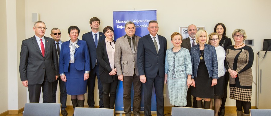 17.01.2017 r., Podpisanie umów partnerskich z jednostkami samorządu terytorialnego na realizację projektu ,,Szkoła zawodowców”, fot. Szymon Zdziebło/tarantoga.pl